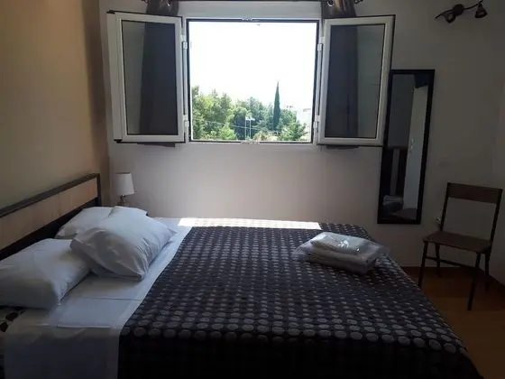 Basic Tek Büyük Yataklı Oda