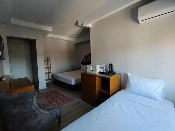 Standart Üç Kişilik Oda, Şehir Manzaralı, 2. Kat