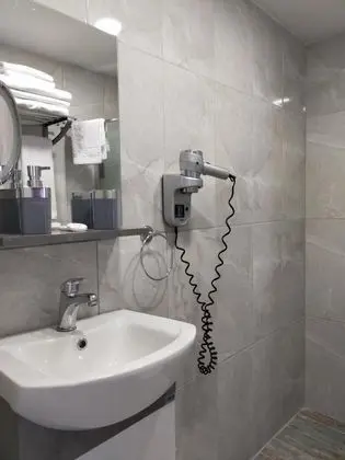 Standart Üç Kişilik Oda, Şehir Manzaralı, 2. Kat