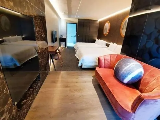 Deluxe Dört Kişilik Oda (Street View)