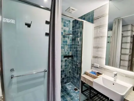 Deluxe Dört Kişilik Oda (Street View)