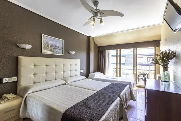 Üç Kişilik Oda (2 adults, 1 child)