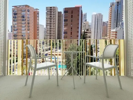 İki Ayrı Yataklı Oda, Balkon, Havuz Manzaralı (1 Adult + 2 Children)