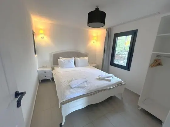 Müstakil Girişli Bahçe Odası,deniz Ve Dağ Manzaralı,teraslı