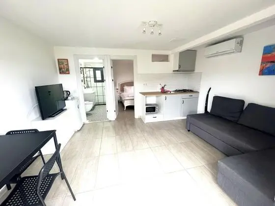 Müstakil Girişli Bahçe Odası,deniz Ve Dağ Manzaralı,teraslı