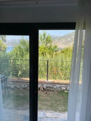 Müstakil Girişli Bahçe Odası,deniz Ve Dağ Manzaralı,teraslı
