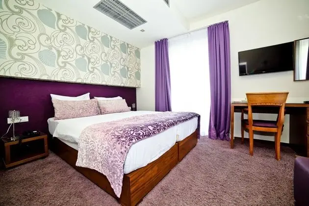 Classic Tek Büyük veya İki Ayrı Yataklı Oda, Balkon