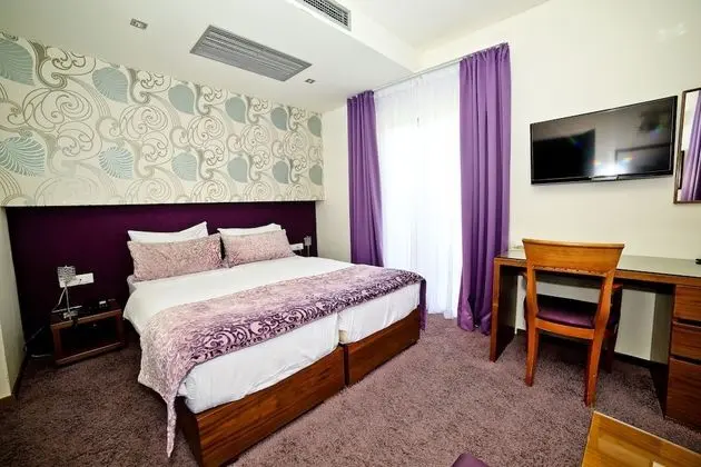 Classic Tek Büyük veya İki Ayrı Yataklı Oda, Balkon