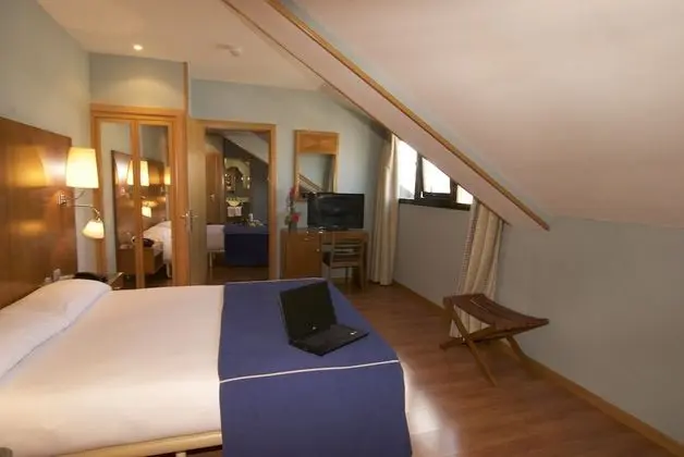 Superior Tek Büyük veya İki Ayrı Yataklı Oda