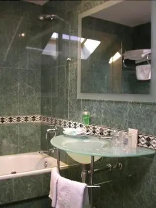 Superior Tek Büyük veya İki Ayrı Yataklı Oda