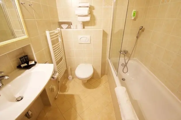 Standard Tek Büyük Yataklı Oda