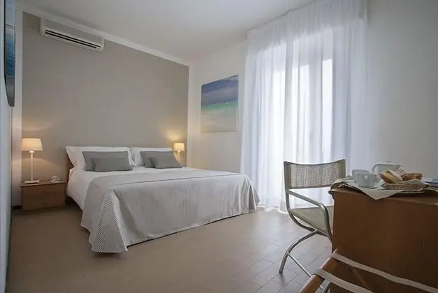 Classic Üç Kişilik Oda