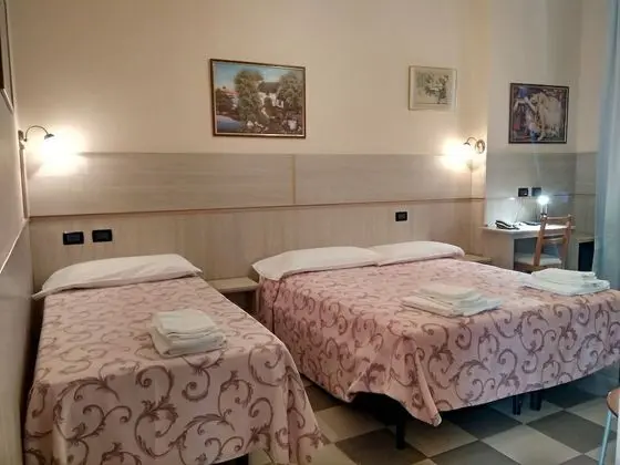 Üç Kişilik Oda
