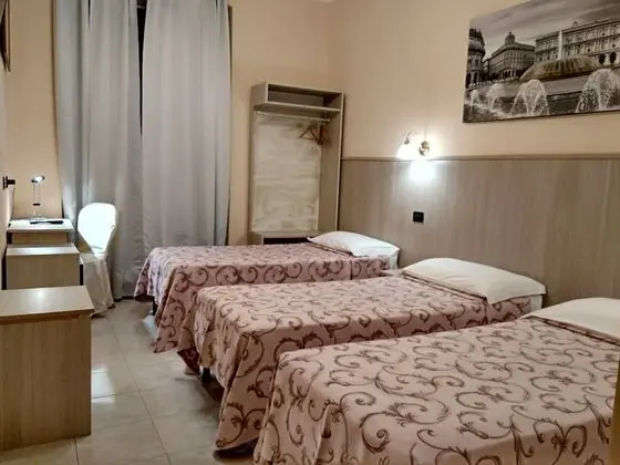 Üç Kişilik Oda