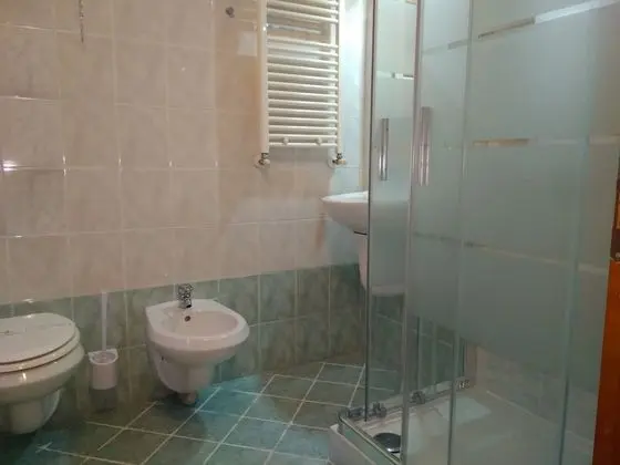 Üç Kişilik Oda