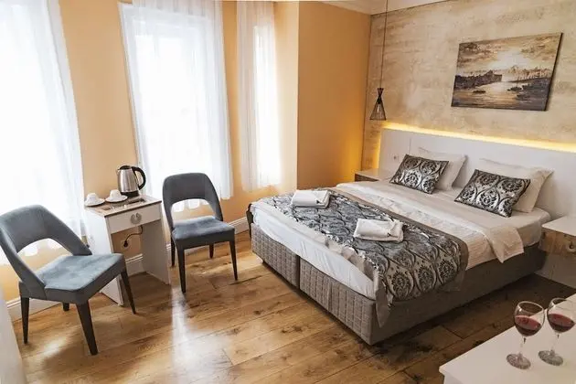 Comfort Tek Büyük Yataklı Oda