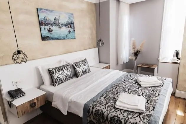 Deluxe Tek Büyük Yataklı Oda