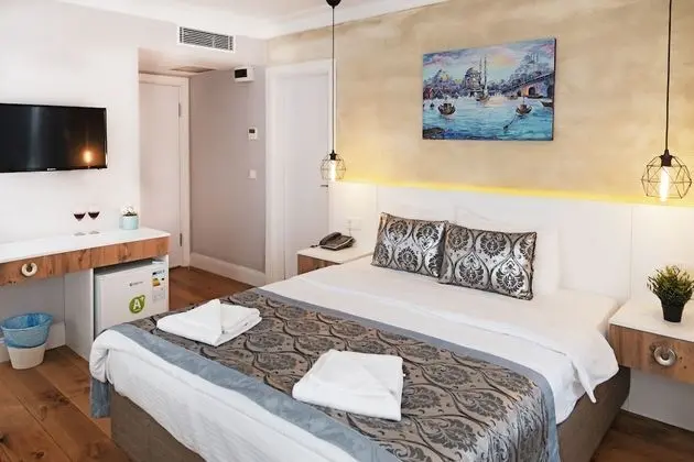 Deluxe Tek Büyük Yataklı Oda