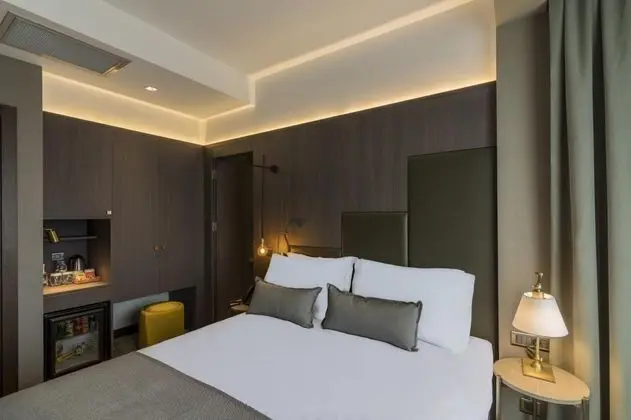 Çift Kişilik, Şehir Manzaralı