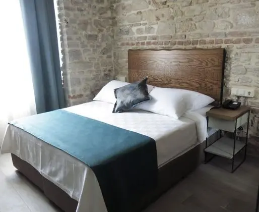 Standart Oda, Sokak Manzaralı