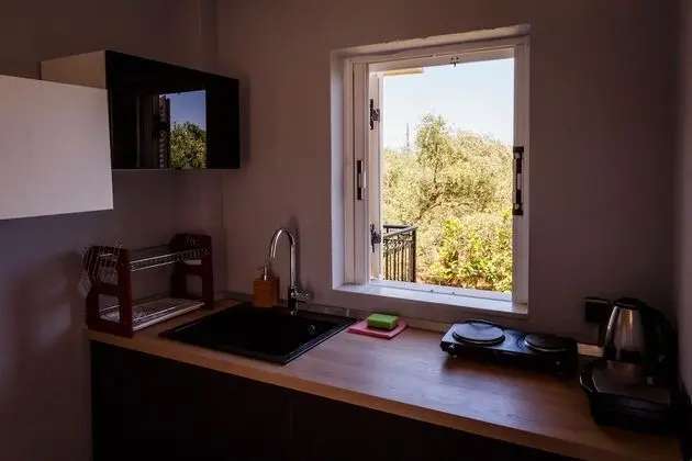 Stüdyo, Bahçe Manzaralı