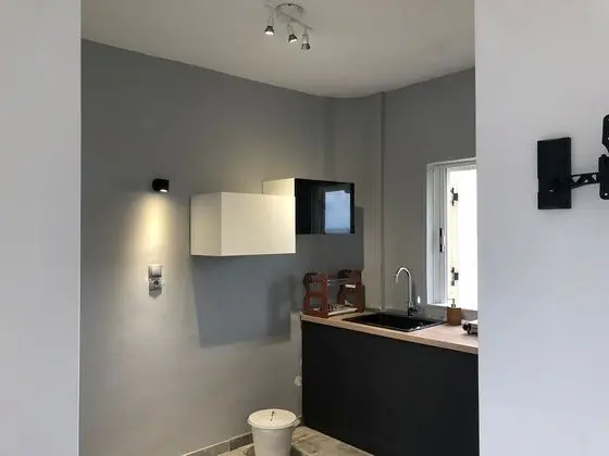 Stüdyo, Bahçe Manzaralı