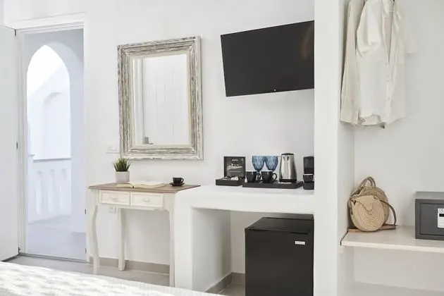 Deluxe Tek Büyük Yataklı Oda, Kısmi Deniz Manzaralı
