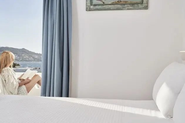 Deluxe Tek Büyük Yataklı Oda, Kısmi Deniz Manzaralı