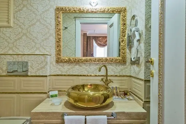 Deluxe Üç Kişilik Oda