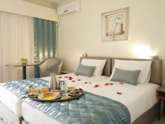 Standard Oda (with Extra bed)