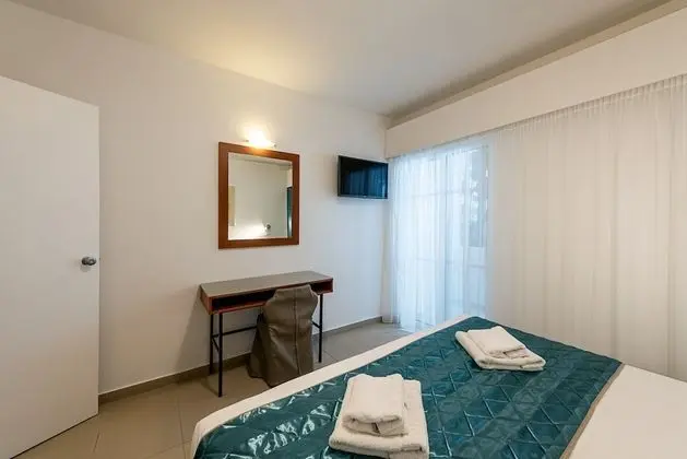 Standard Oda (with Extra bed)