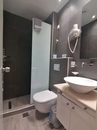 Tek Büyük veya İki Ayrı Yataklı Oda, Dağ Manzaralı
