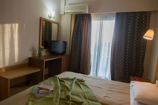 Tek Büyük veya İki Ayrı Yataklı Oda, Deniz Manzaralı