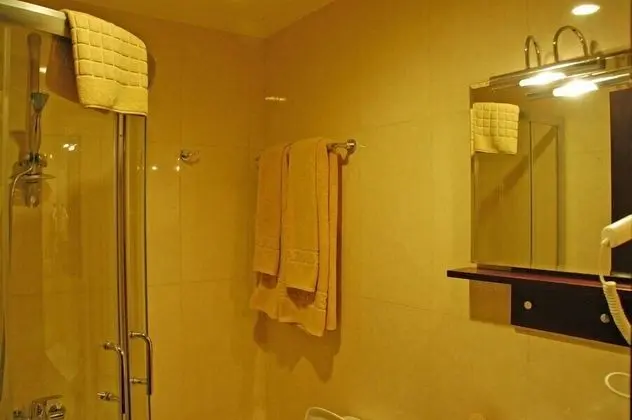 Deluxe Tek Büyük veya İki Ayrı Yataklı Oda