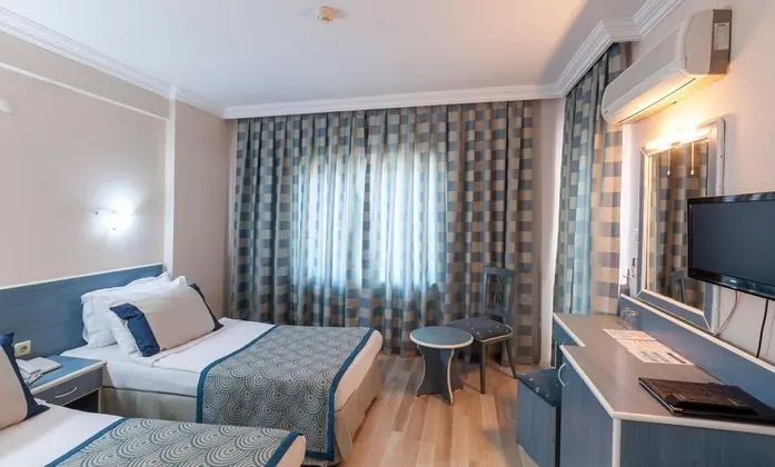 https://images.etstur.com/files/images/hotelImages/TR/51794/l/Galaxy-Beach-Hotel-Oda-360334.jpg
