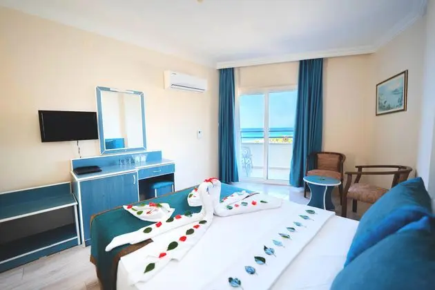 https://images.etstur.com/imgproxy/resize/2560x1440/files/images/hotelImages/etsrooms/855/Galaxy_Beach_Hotel_20260720152519_0.jpg