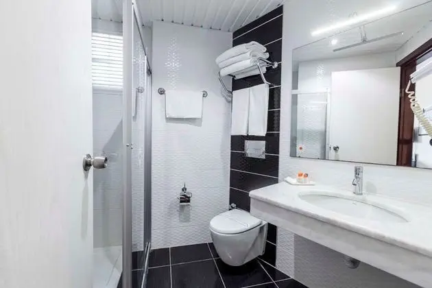 https://imagessl.etstur.com/files/images/hotelImages/TR/51794/l/Galaxy-Beach-Hotel-Oda-140083.jpg