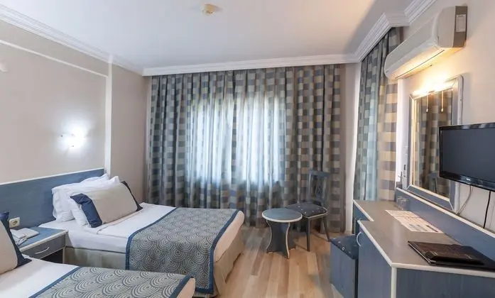 Standard Tek Büyük veya İki Ayrı Yataklı Oda