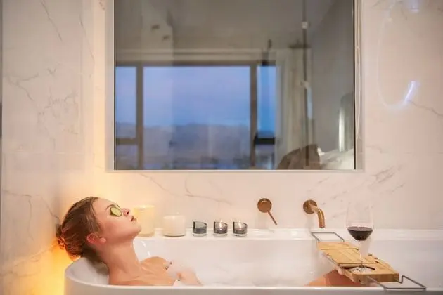 Deluxe Tek Büyük veya İki Ayrı Yataklı Oda, Göl Manzaralı
