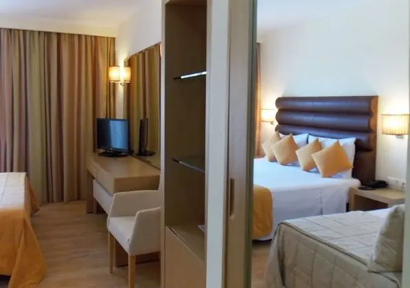 Standard Oda, 3 Tek Kişilik Yatak, Balkon