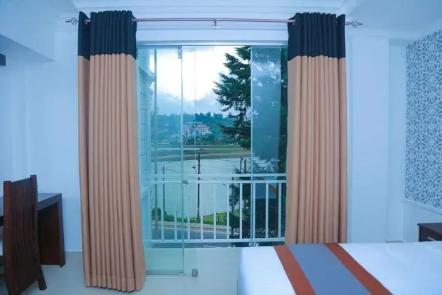 Tek Büyük Yataklı Oda, Balkon, Göl Kenarı
