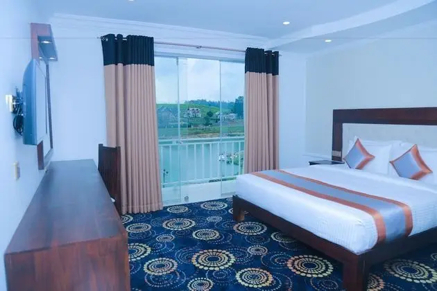 Tek Büyük Yataklı Oda, Balkon, Göl Kenarı