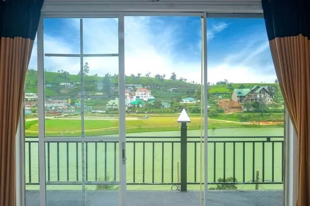 Tek Büyük Yataklı Oda, Balkon, Göl Kenarı