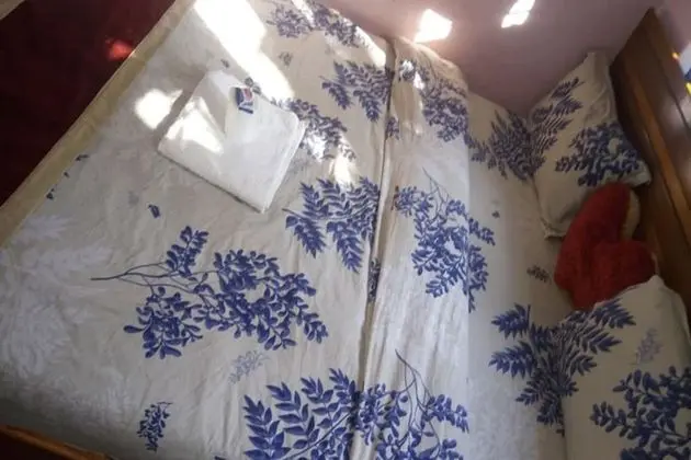 Basic Üç Kişilik Oda, Ortak Banyo