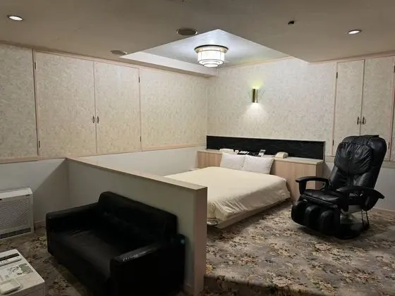 Standard Tek Büyük Yataklı Oda (A)