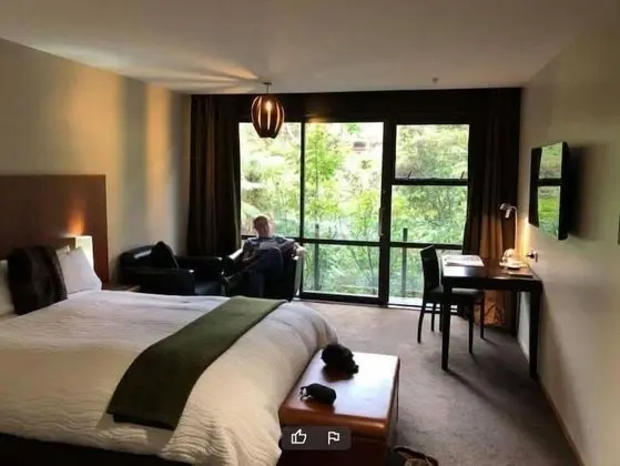 Deluxe Tek Büyük Yataklı Oda