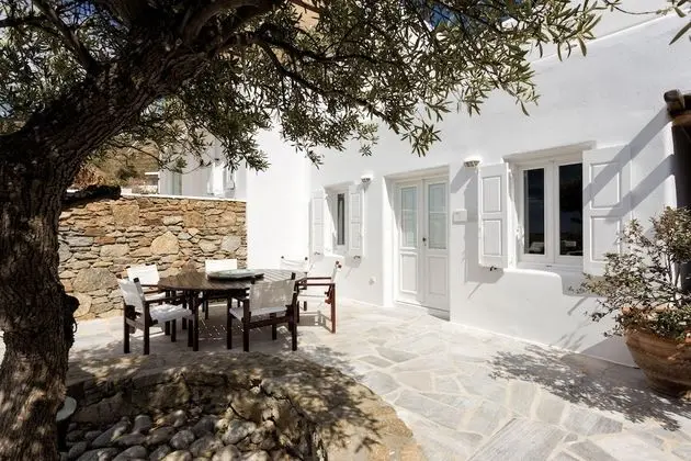 Süit, Deniz Manzaralı (House of the Moon, House of the Sky)