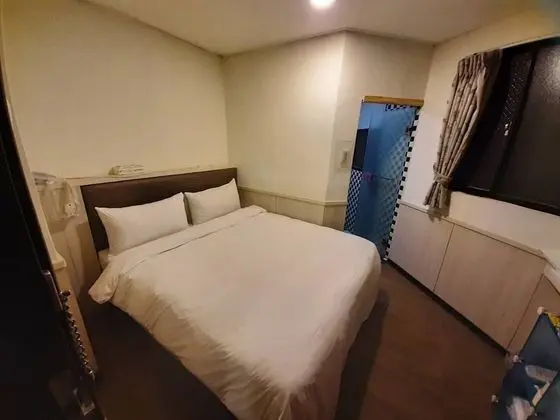 Basic Tek Büyük Yataklı Oda