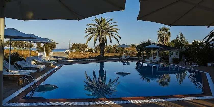 Superior Tek Büyük Yataklı Oda (Sea or Pool View)