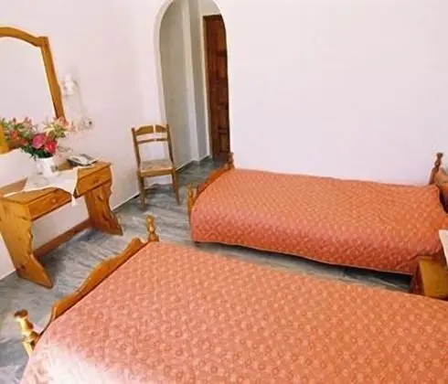 Üç Kişilik Oda